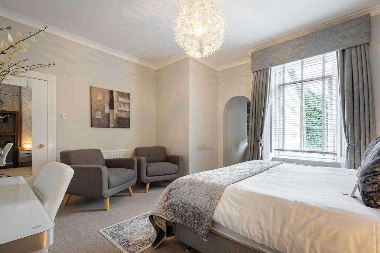 Carmel Apartments فالكيرك الغرفة الصورة