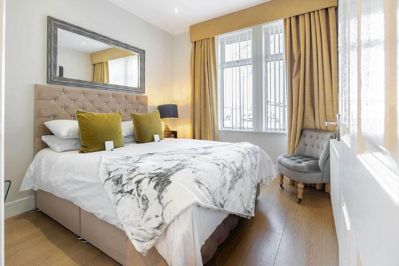 Carmel Apartments فالكيرك الغرفة الصورة