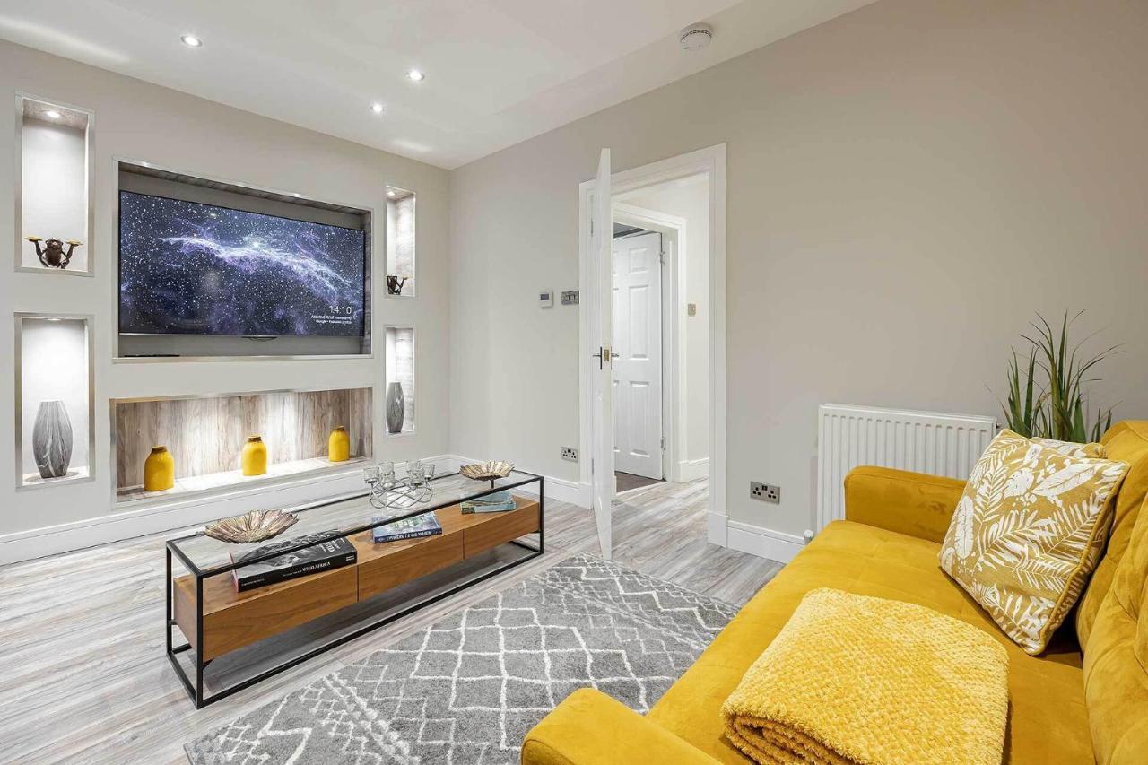Carmel Apartments فالكيرك الغرفة الصورة