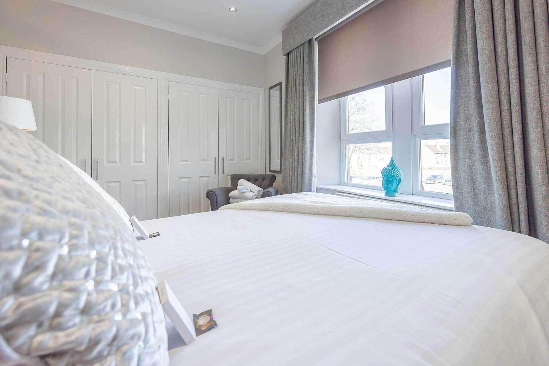 Carmel Apartments فالكيرك الغرفة الصورة