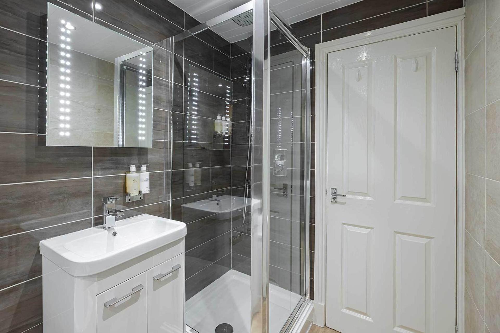 Carmel Apartments فالكيرك الغرفة الصورة